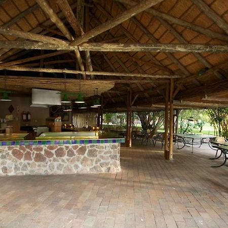 Cresta Mowana Safari Lodge คาซาเนอ ภายนอก รูปภาพ