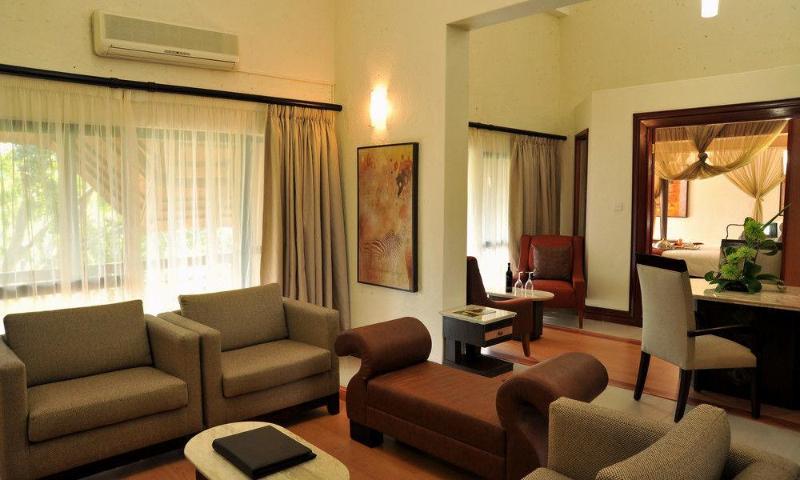 Cresta Mowana Safari Lodge คาซาเนอ ภายนอก รูปภาพ