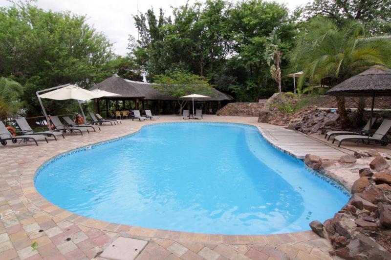 Cresta Mowana Safari Lodge คาซาเนอ ภายนอก รูปภาพ
