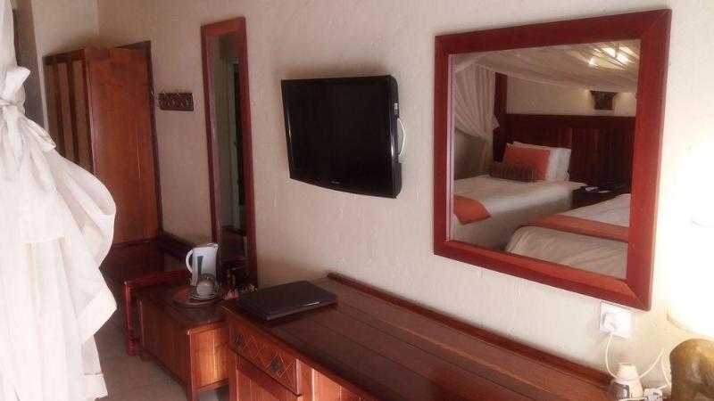 Cresta Mowana Safari Lodge คาซาเนอ ภายนอก รูปภาพ