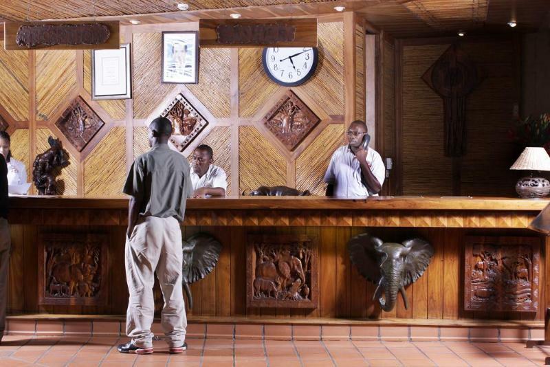 Cresta Mowana Safari Lodge คาซาเนอ ภายนอก รูปภาพ