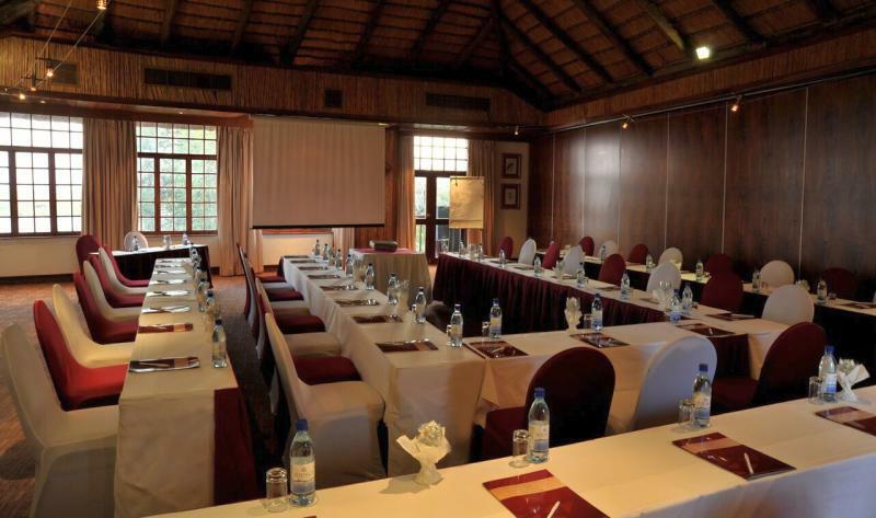 Cresta Mowana Safari Lodge คาซาเนอ ภายนอก รูปภาพ