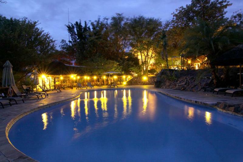 Cresta Mowana Safari Lodge คาซาเนอ ภายนอก รูปภาพ